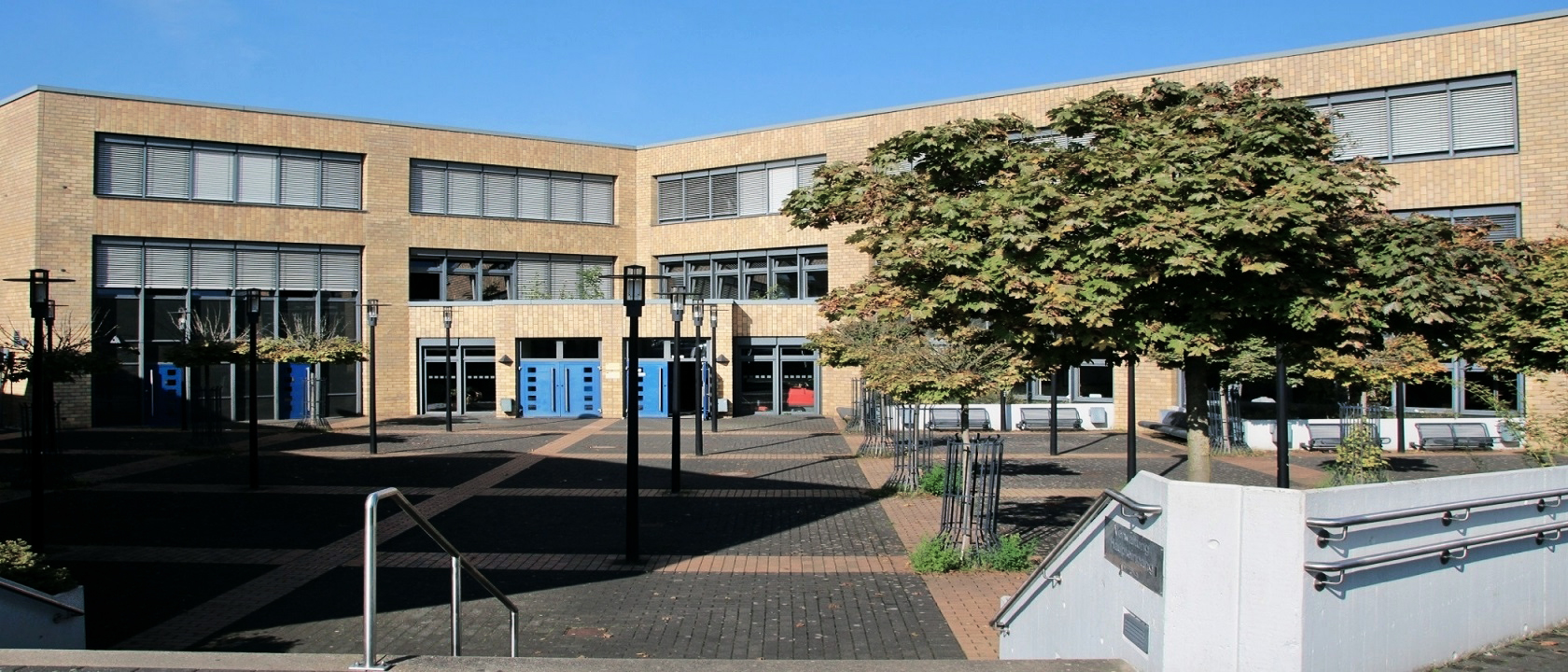 Schulgebäude Nell-Breuning-Berufskolleg in Frechen