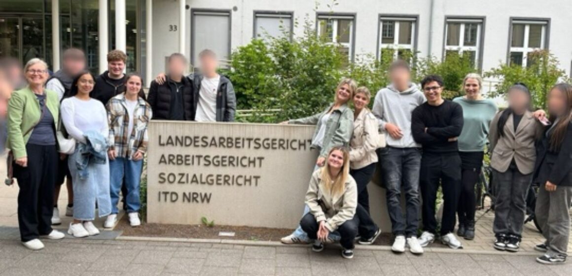 Bild Artikel Schülergruppe vom Nell-Breuning-Berufskolleg zu Besuch beim Arbeitsgericht in Köln